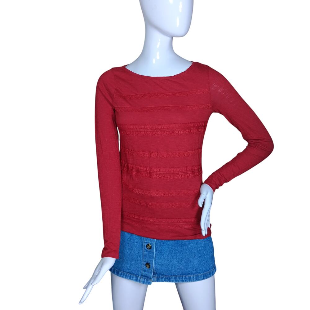 Ann Taylor LOFT Blouse Size XS Red Lace Stripes Across The Front Long Sleeve